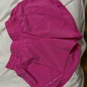 Lululemon 2.5 hotty hot running shorts
